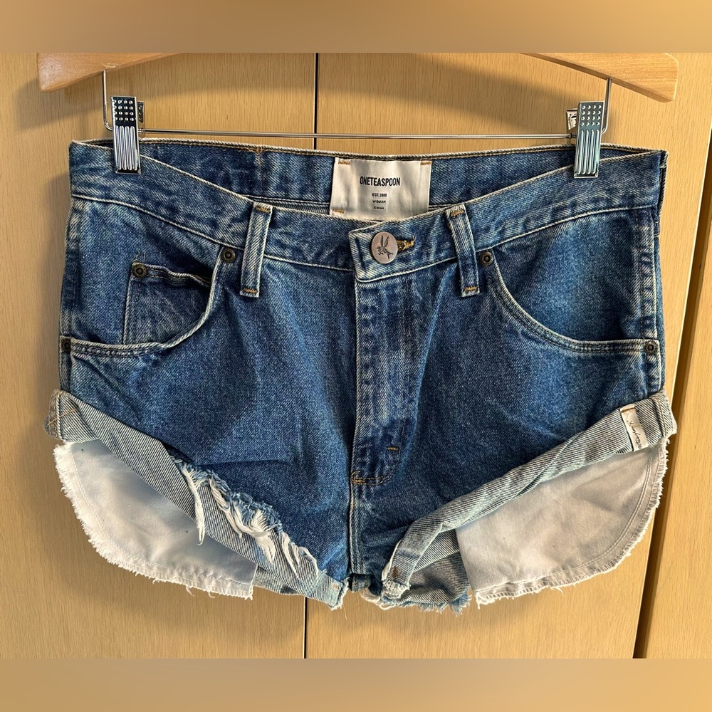 One Teaspoon Mid-Rise Vintage Bandits Rolled Hem Denim Shorts - NWT